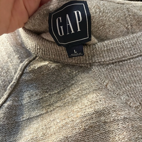 GAP light brown 100% cotton men’s L sweater NWOT crewneck - Picture 3 of 3
